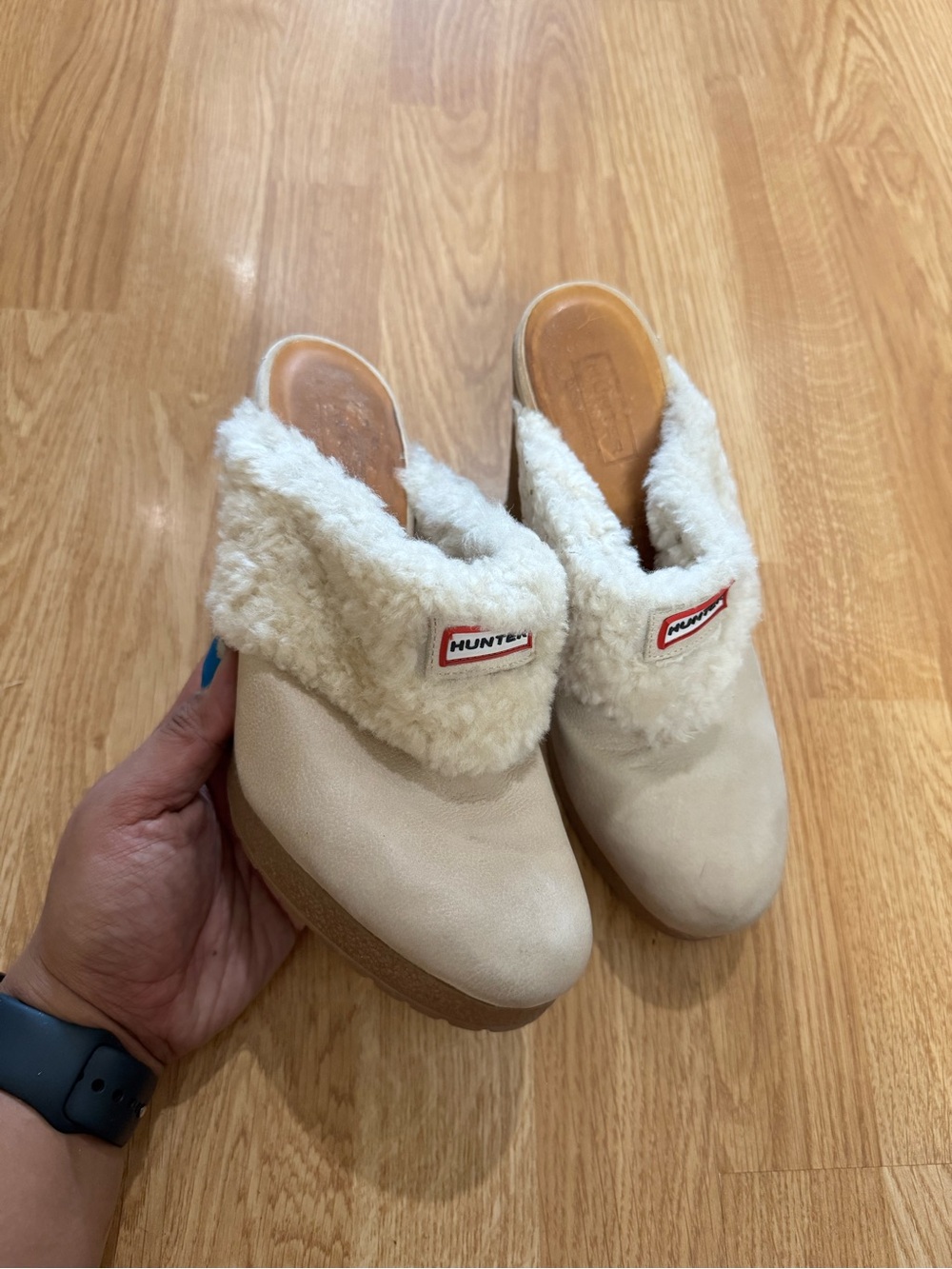 Hunter Cream Shearling-Trim Slip-On Clogs